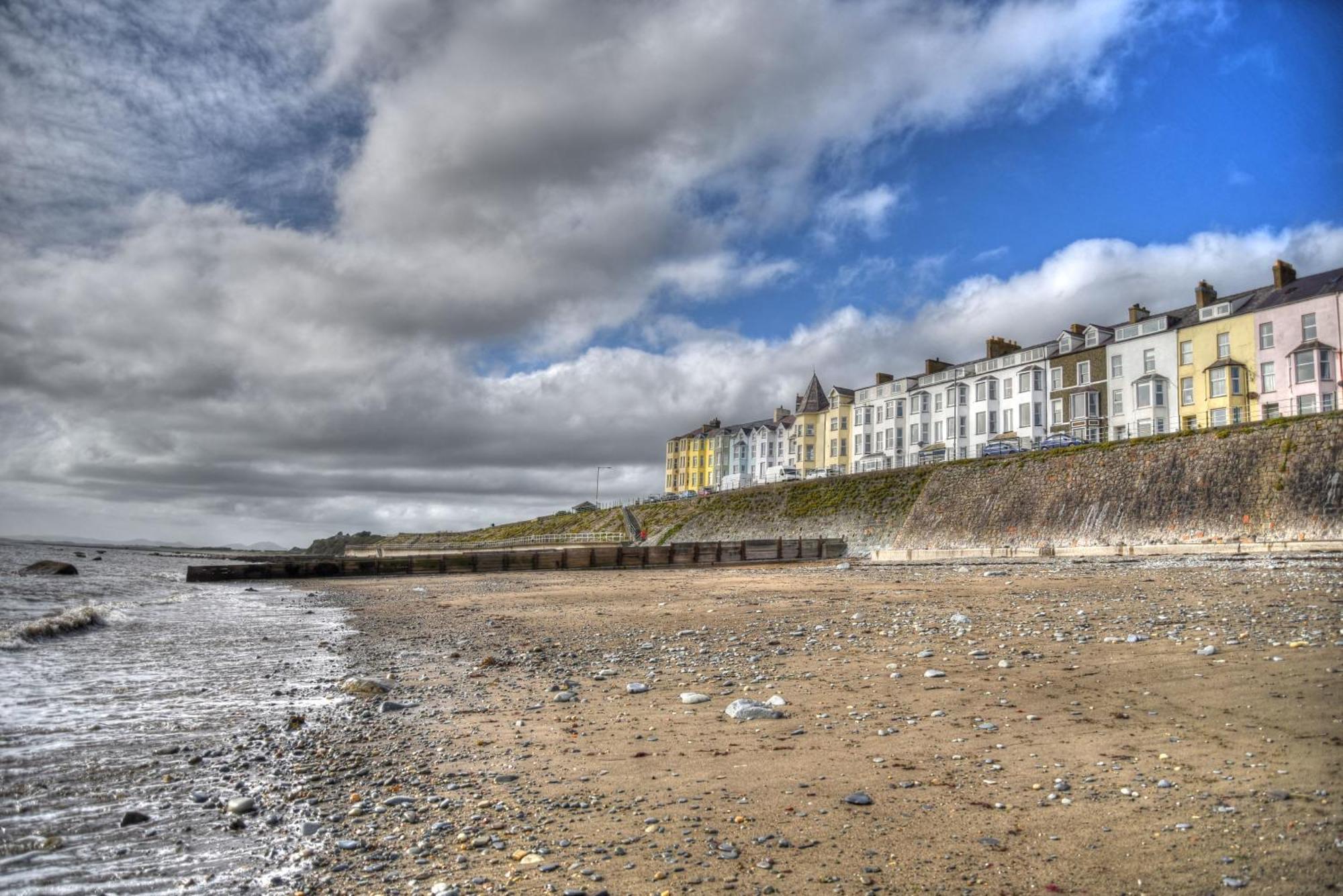 Glan Y Mor, Sleeps 20, 8 Bedrooms, 8 Bathrooms, Seafront, คริกเคียธ ภายนอก รูปภาพ